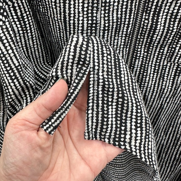 CATHERINES black-white 1/2 zip popover polyester plus size blouse 14/16WP - Picture 7 of 12